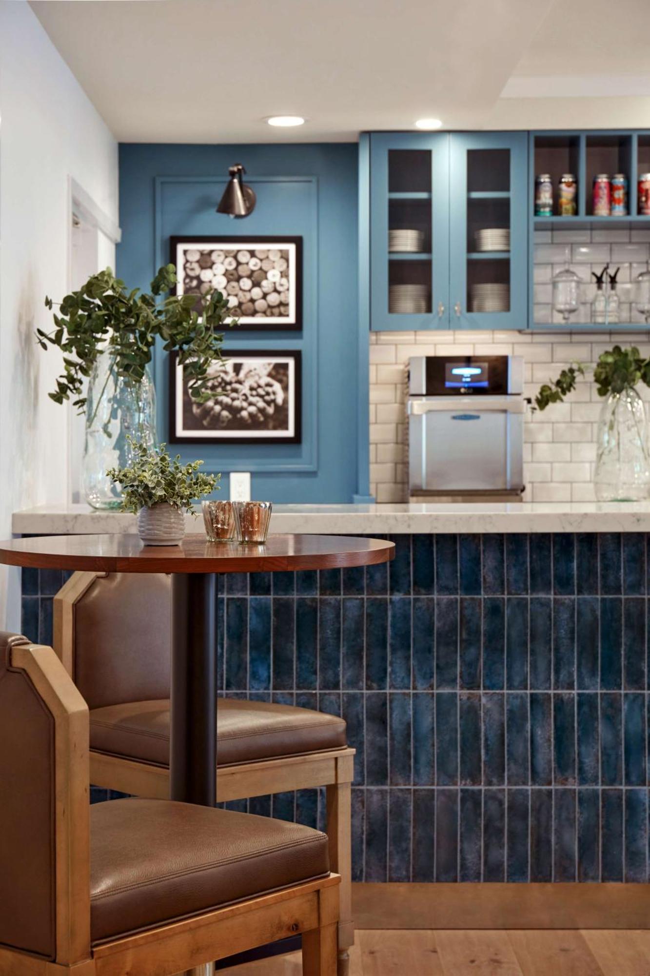 The Lodge At Healdsburg, Tapestry Collection By Hilton Luaran gambar