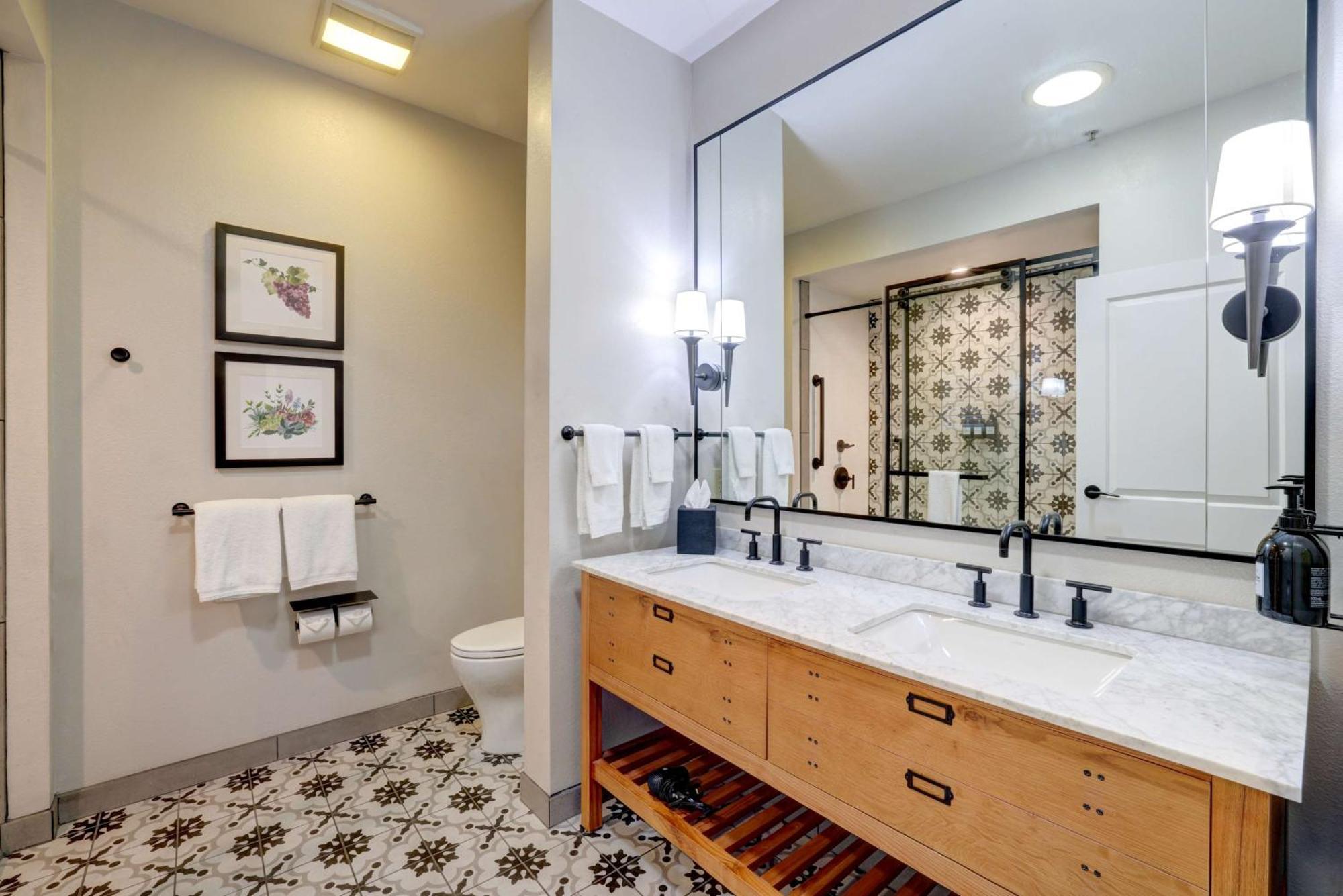 The Lodge At Healdsburg, Tapestry Collection By Hilton Luaran gambar