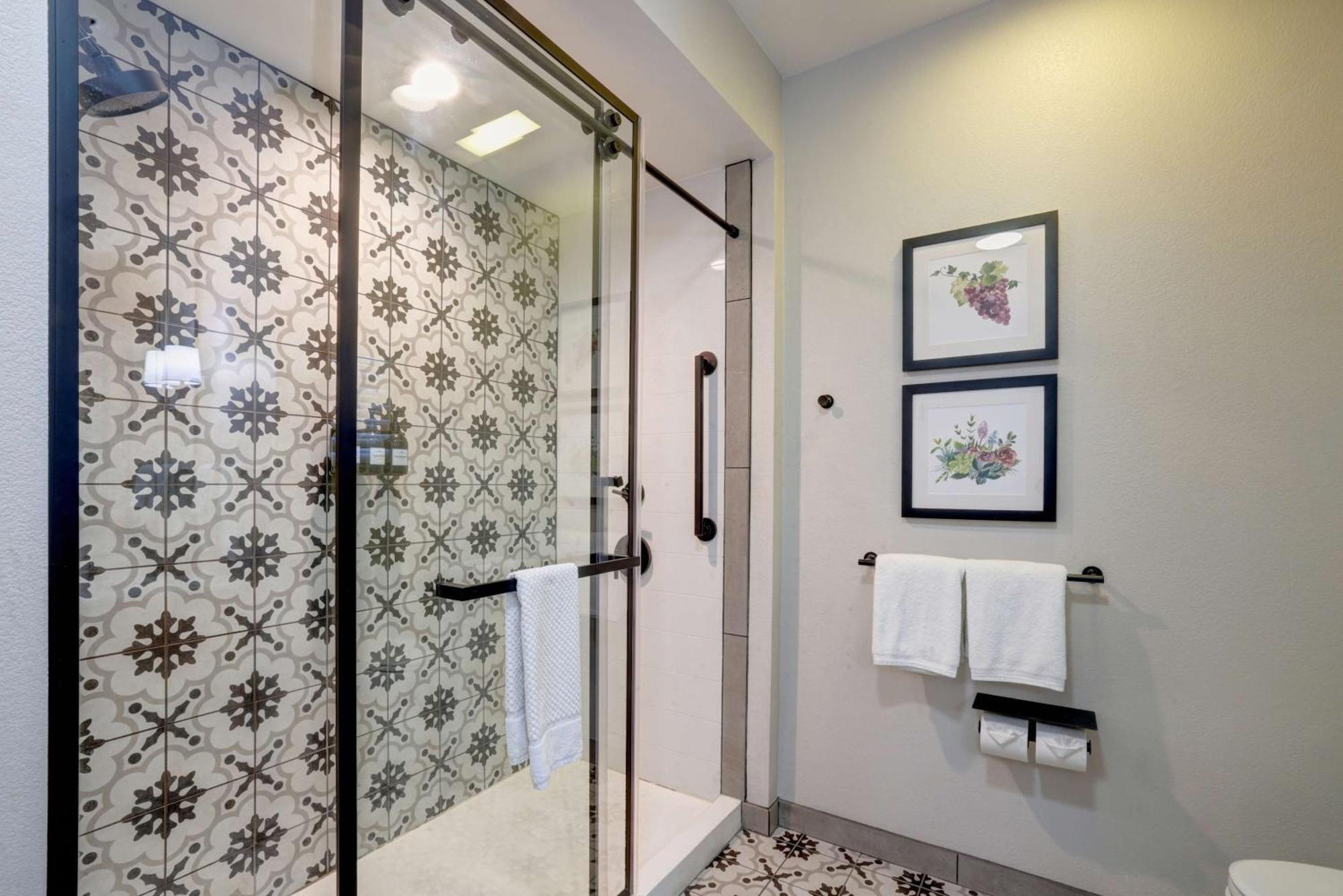 The Lodge At Healdsburg, Tapestry Collection By Hilton Luaran gambar